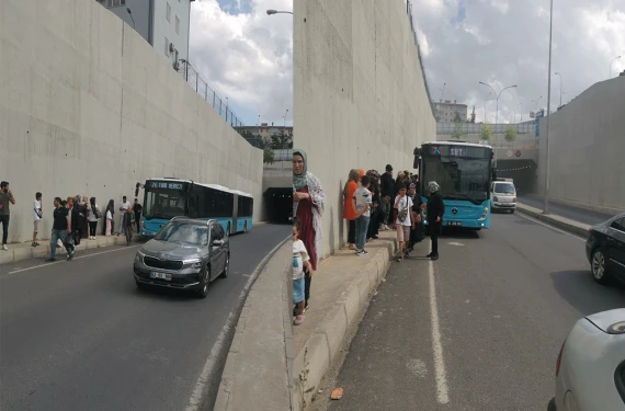 Yolcular büyük panik yaşadı