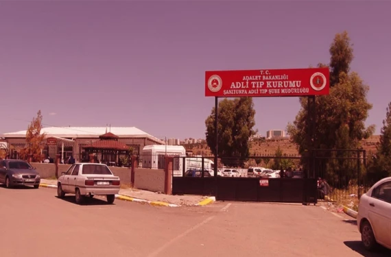 Otomobilin çarptığı kadın hayatını kaybetti