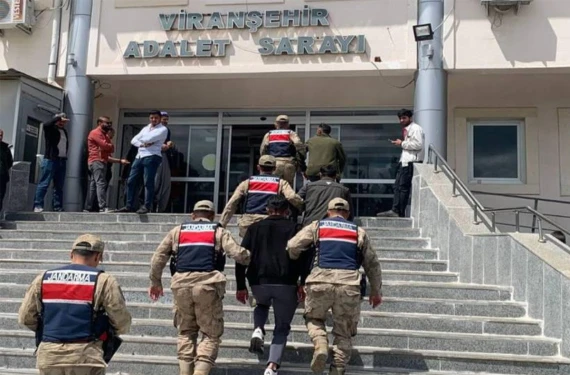 3 şahıs...