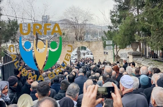 Şanlıurfa'da cenaze nakillerinde insan ve araç yoğunluğu: