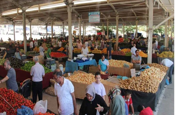 Pazarda gören şaşkın