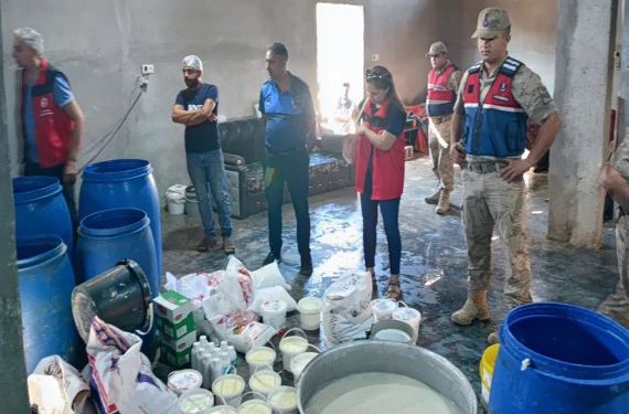 1,5 ton bozuk süt imha edildi