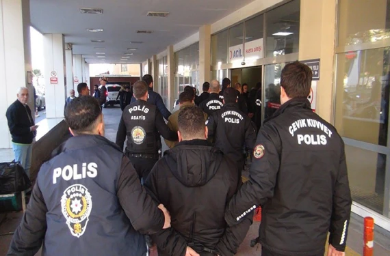 Yüzlerce tutuklama