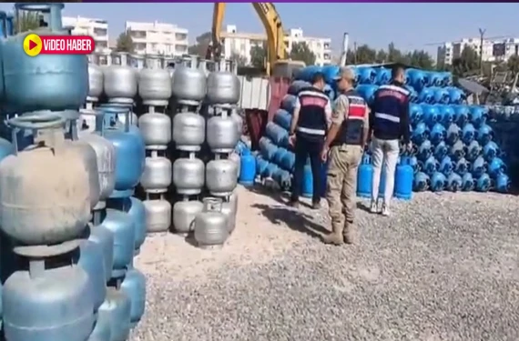 Binlercesine el konuldu