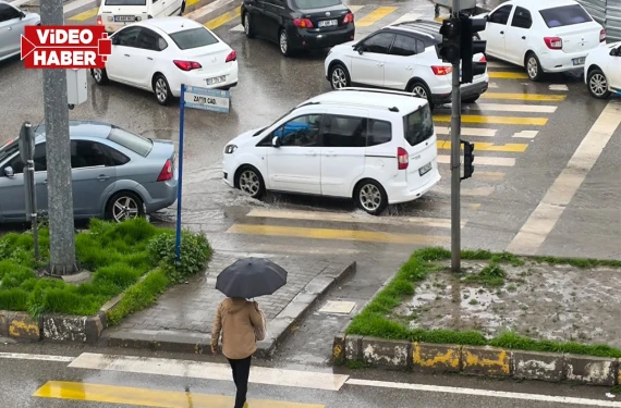 Kent sağanağa teslim