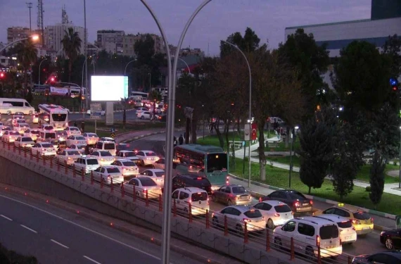 Bu yollar bu kadar aracı nasıl kaldıracak?