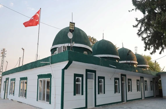Sırrını duyan yollara düşüyor