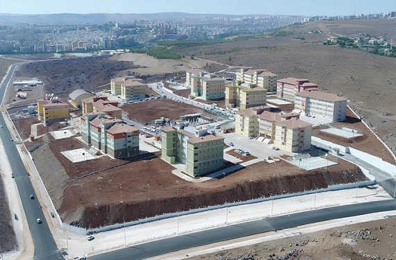 Kapısından geçenlerin hayatı kurtuluyor