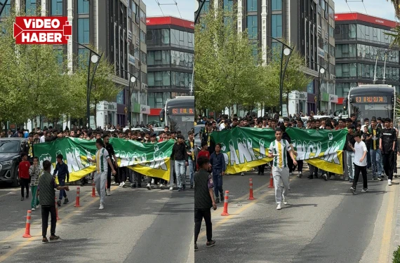 Stada yürüdüler…