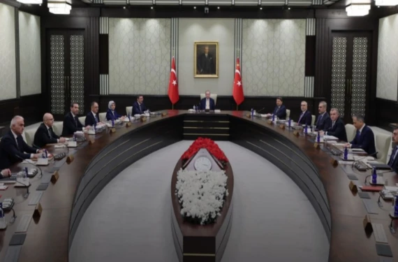 Kabine toplanıyor: