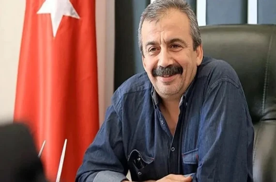 Sırrı Süreyya Önder'in kızından sitem!