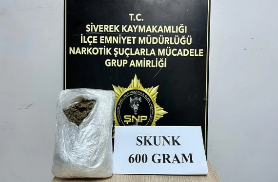 Şüphe üzerine durdurulan araçtan çıktı