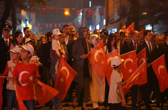 Binlerce vatandaş akın etti