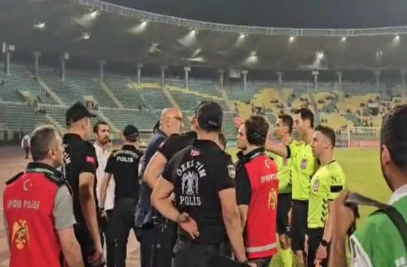 Tribünlerden tepki var...