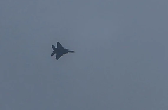 Evlerin camı kırıldı