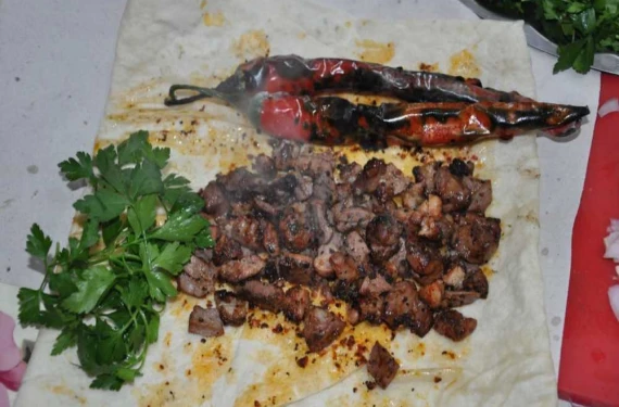 Ciğer tahtından oldu