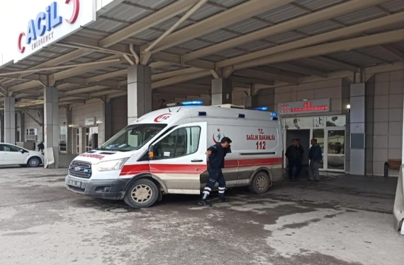 Hem eşini hem de tartıştığı adamı öldürdü