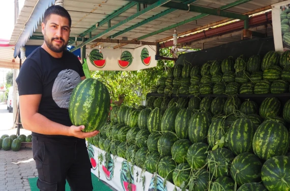 Mavi önlük ve günlük tıraşın olduğu 23 maddelik şartname