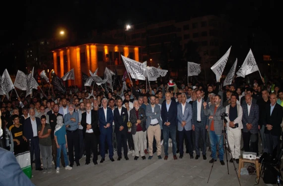 Seccadesini alan Gazze için meydana çıktı