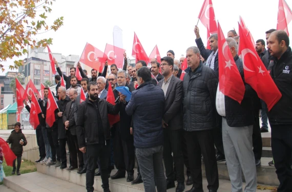 “Şehitler ölmez vatan bölünmez”