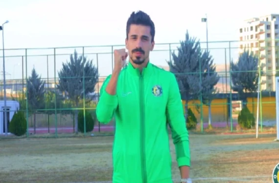 Biz sahada siz tribünde