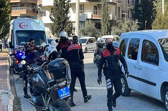 Şanlıurfa’da cinnet geçiren anne dehşet saçtı!