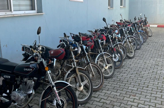 9 mahallede 14 gözaltı