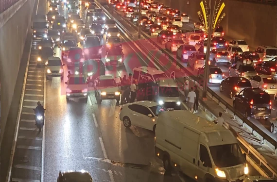 5 araç çarpıştı