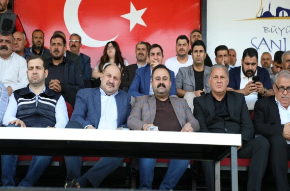 İki başkan lideri izledi...