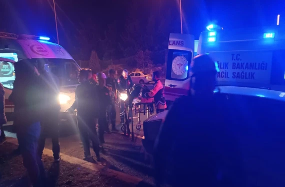 Kazada araç içinde sıkıştı!