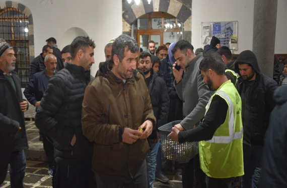 Belediyeden kandil ikramı