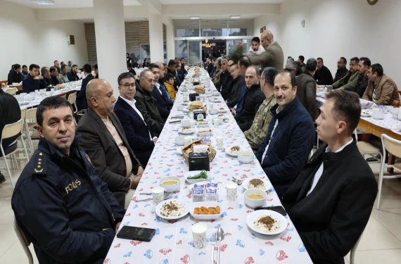 İlçe protokolü iftarda buluştu: