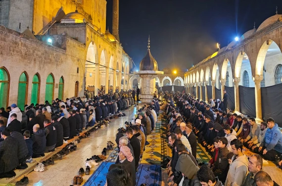 Dergah'ta Kadir Gecesi güzelliği