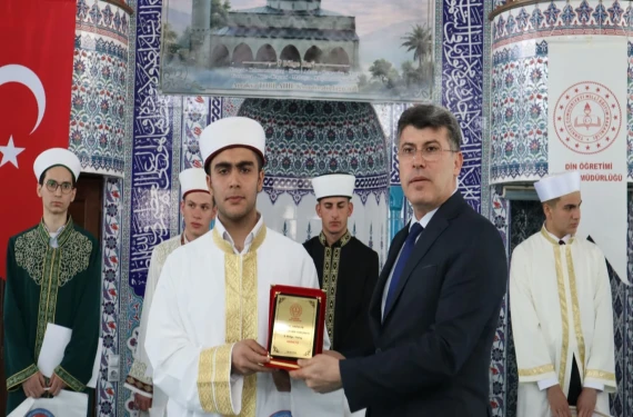 Genç hatip bölge birincisi oldu!