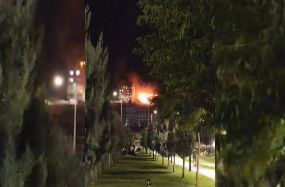 Şanlıurfa'da yangın geceyi aydınlattı: