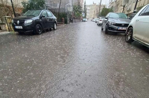 Yağmur başladı