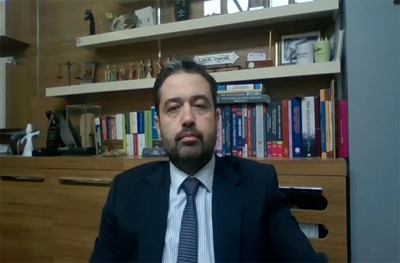 Adaylık çakışması: