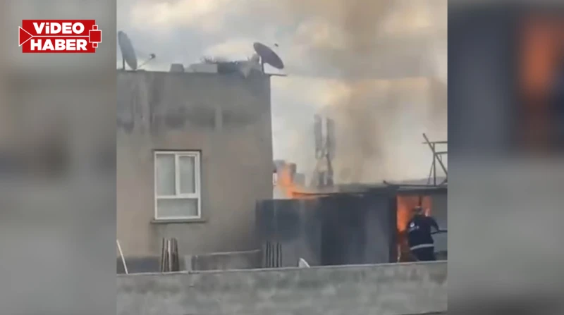 Şanlıurfa'da korkutan ev yangını! Ekipler seferber oldu