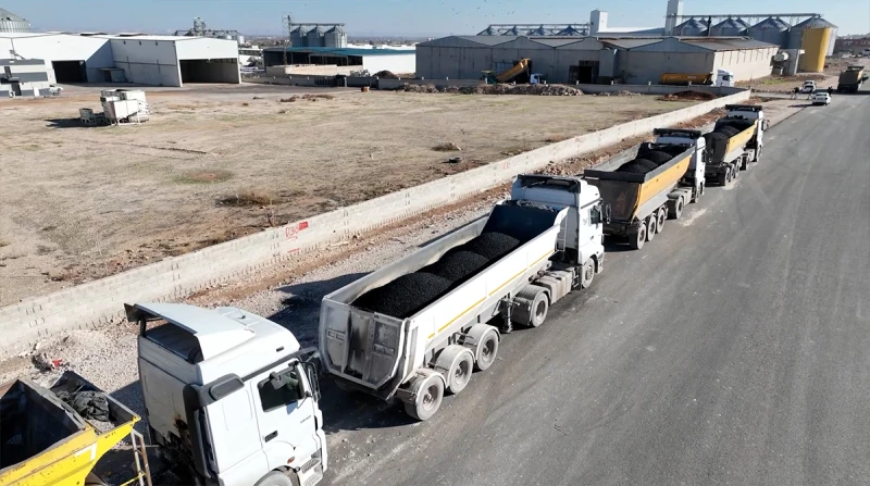 Eyyübiye’de üretime giden yol asfaltlandı