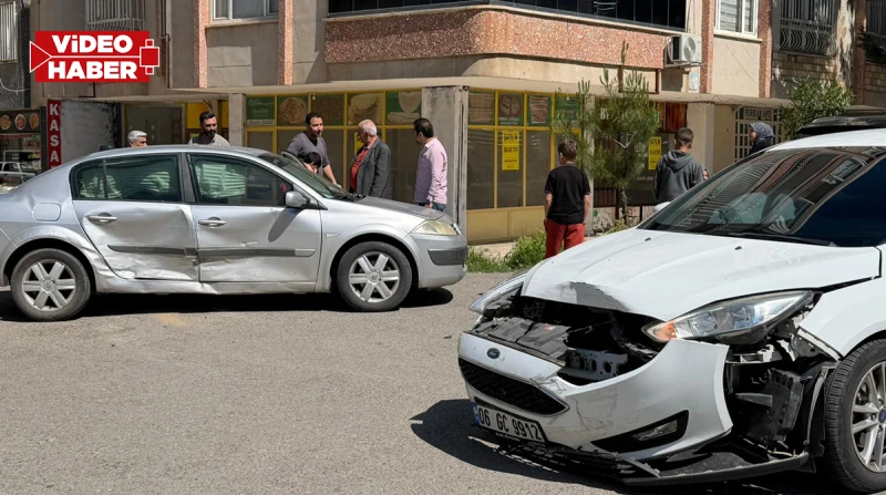 Şanlıurfa'da sabah saatlerinde korku dolu kaza: Otomobiller çarpıştı