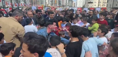 Şanlıurfa’da oyuncak izdihamı: Çocuklar ezilme tehlikesi geçirdi