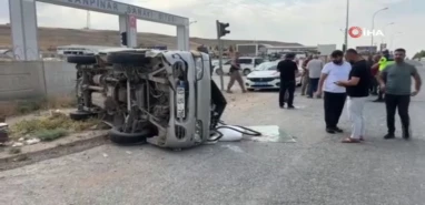 Şanlıurfa'da feci kaza! Kamyonet devrildi: 2 kişi yaralandı