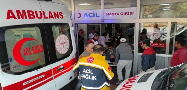Şanlıurfa’da otomobil ile motosiklet çarpıştı: Yaralılar var…