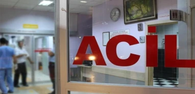 Bozova’da kamyon şarampole devrildi: Yaralı var...