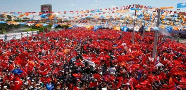 Seçim öncesi AK Parti'de 6 ile atama