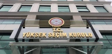 YSK'den 'bakan' kararı: İstifa etmelerine gerek yok