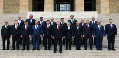 Erdoğan'dan yeni kabine üyeleriyle Anıktabir ziyareti