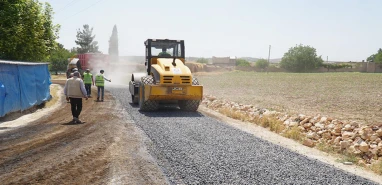 Haliliye Belediyesi'nin kırsaldaki asfalt çalışmaları devam ediyor