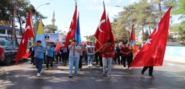 Akçakale'de 19 Mayıs coşkusu: Gençlerle yürüdüler