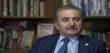 Eski bakanlardan Namık Kemal Zeybek yeni parti kurdu